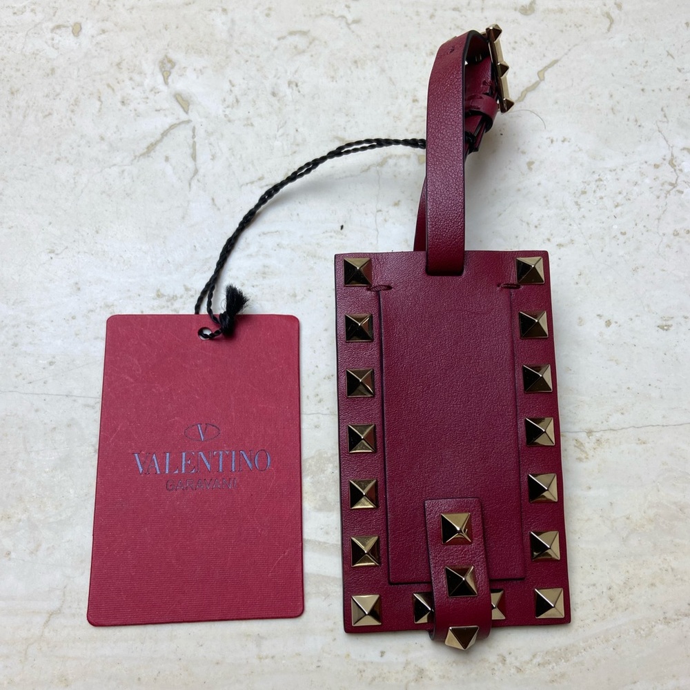✨Valentino Rockstud Leather Luggage Tag NWT🏷
